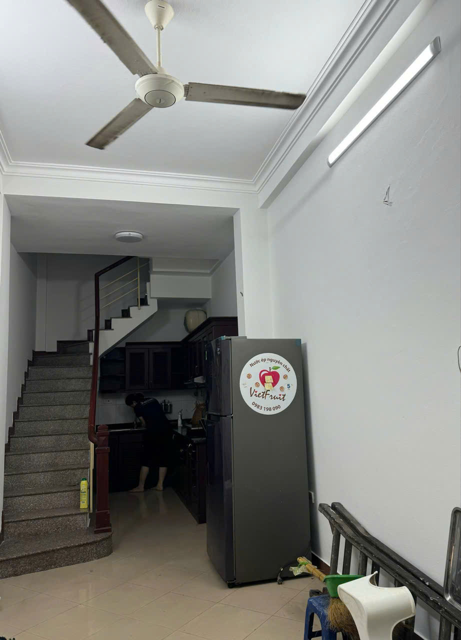 Cho thuê nhà nguyên căn Nguyễn Đình Chiểu Hai Bà Trưng 30m2x4 tầng,2 ngủ khép kín. - Ảnh chính